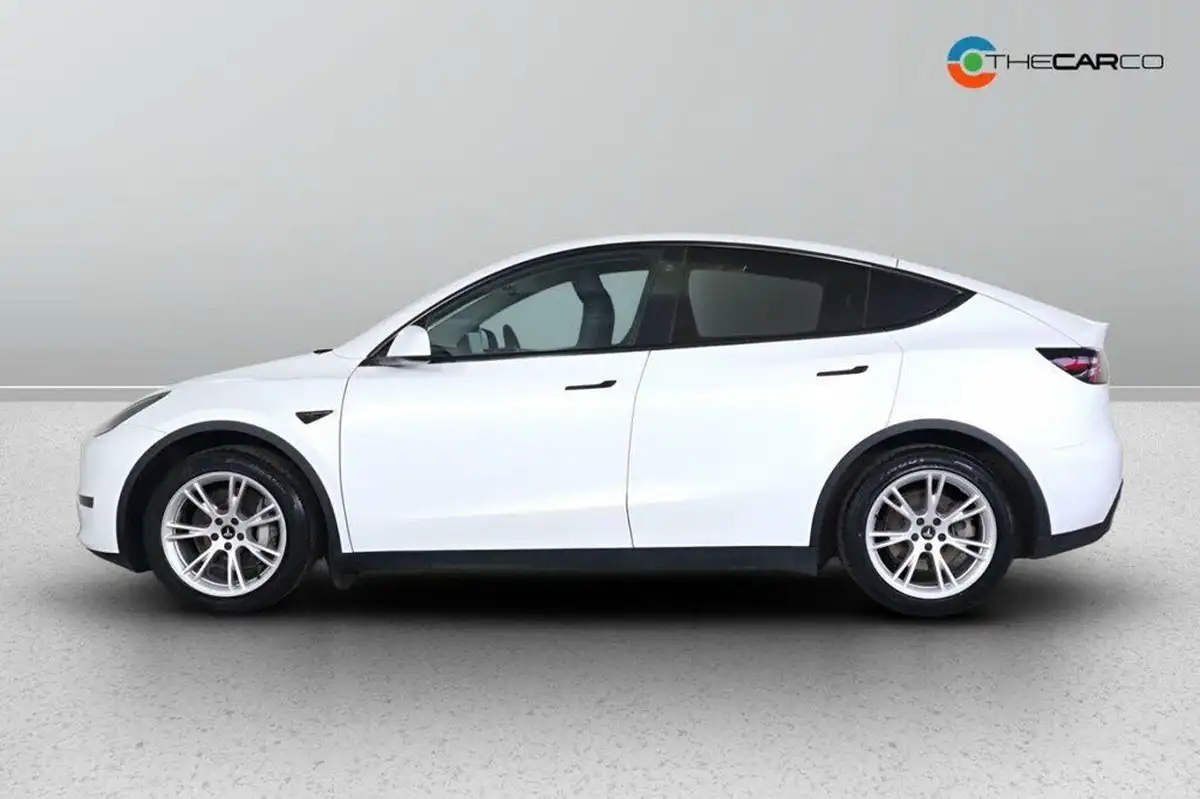 2023-tesla-model-y-e-rwd-big-4