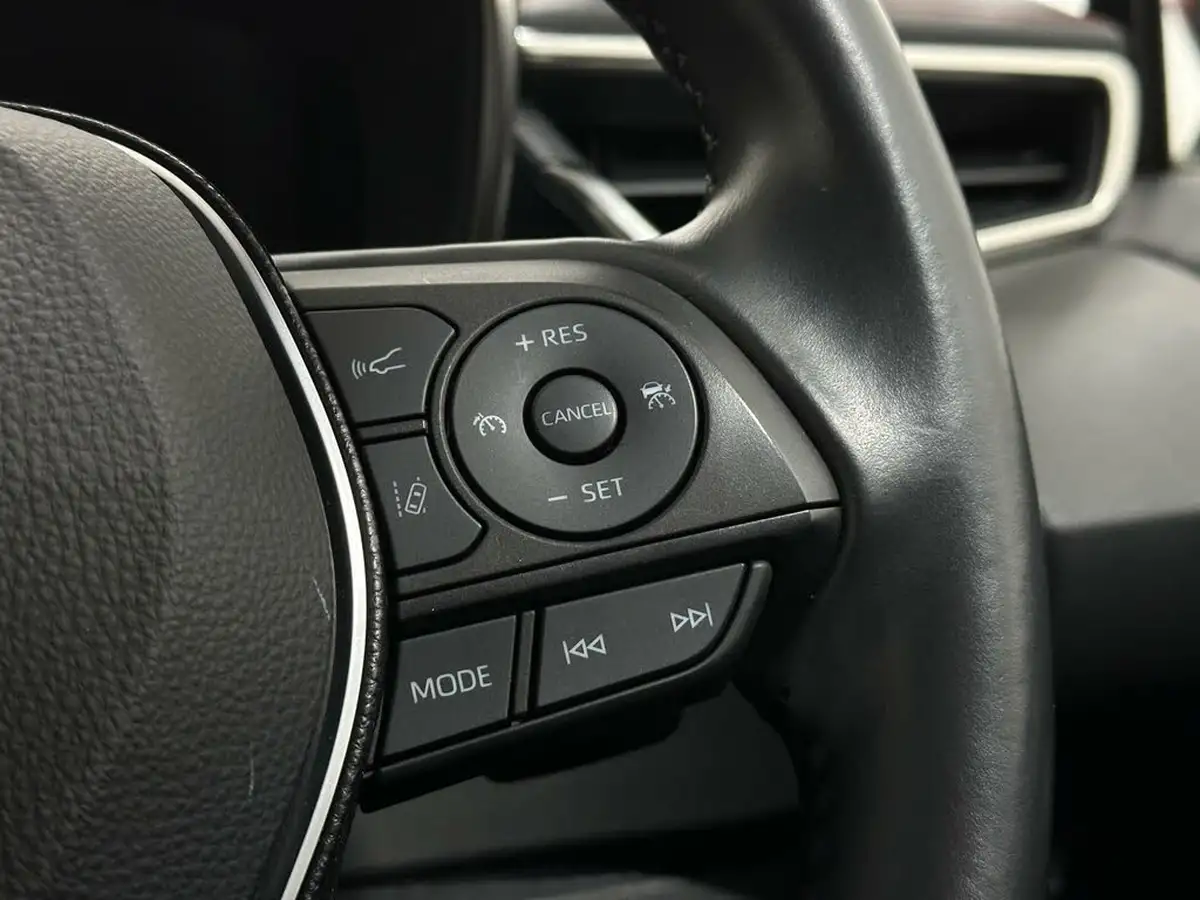 2019-toyota-corolla-20-vvt-i-excel-trk-hatchback-big-12