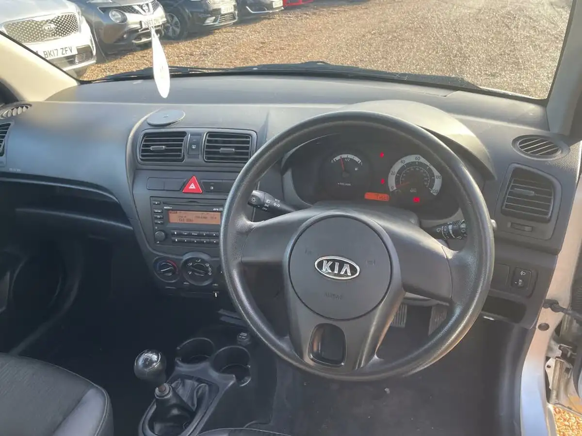 2010-kia-picanto-10-picanto-1-60bhp-big-11