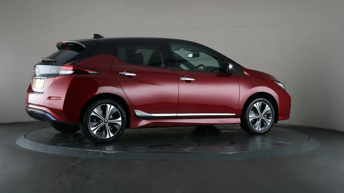 2021-nissan-leaf-e-e-tekna-big-63