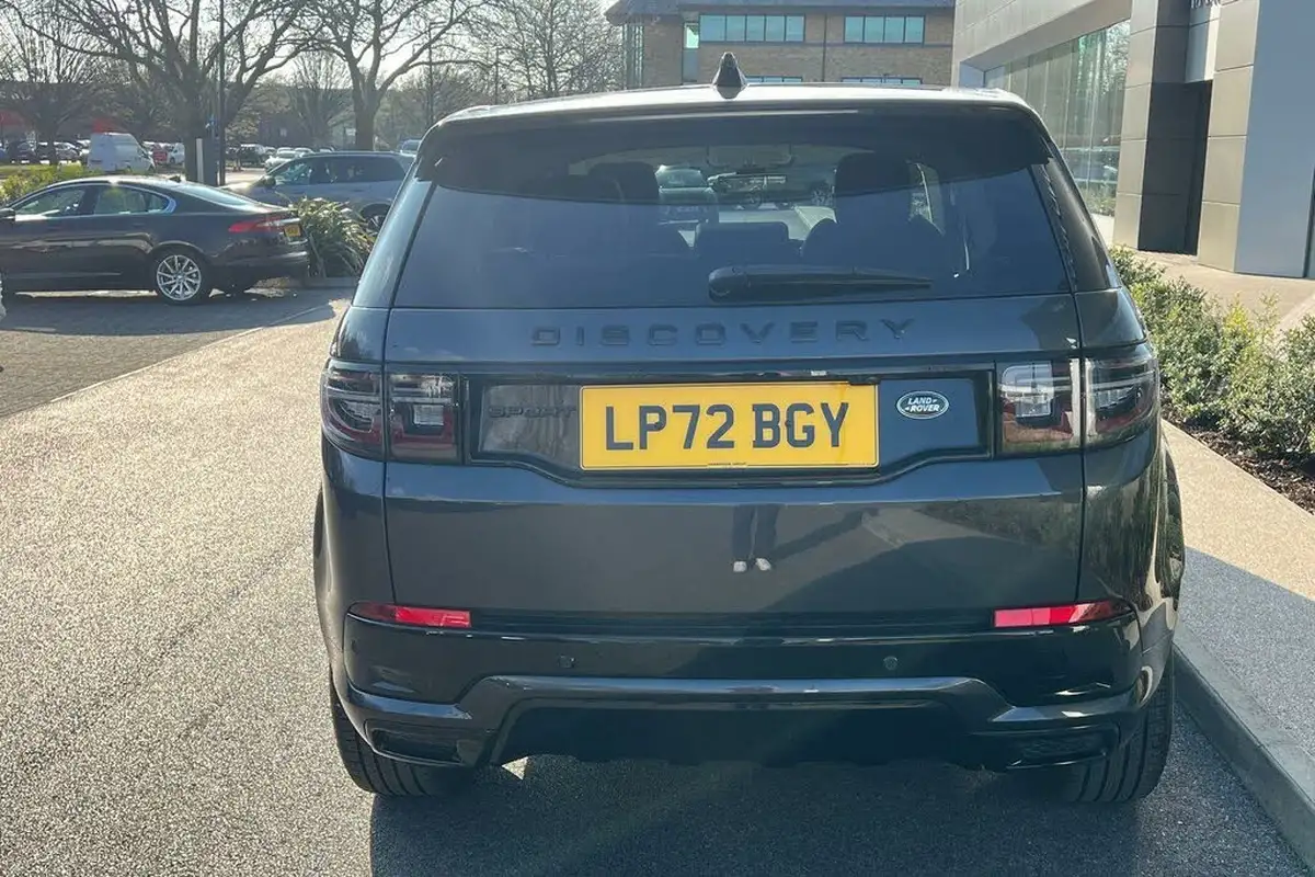 2022-land-rover-discovery-sport-big-10