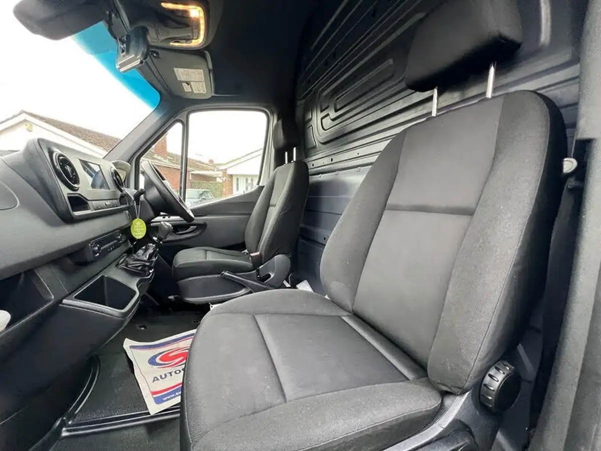 2018-mercedes-benz-sprinter-21cdi-311-l2h1-panel-van-rwd-eco-gear-360-big-7