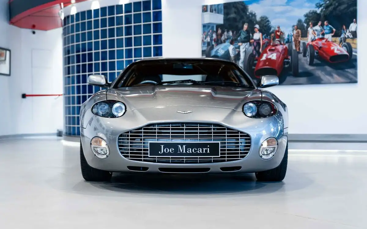 2004-aston-martin-db7-59-vantage-big-1