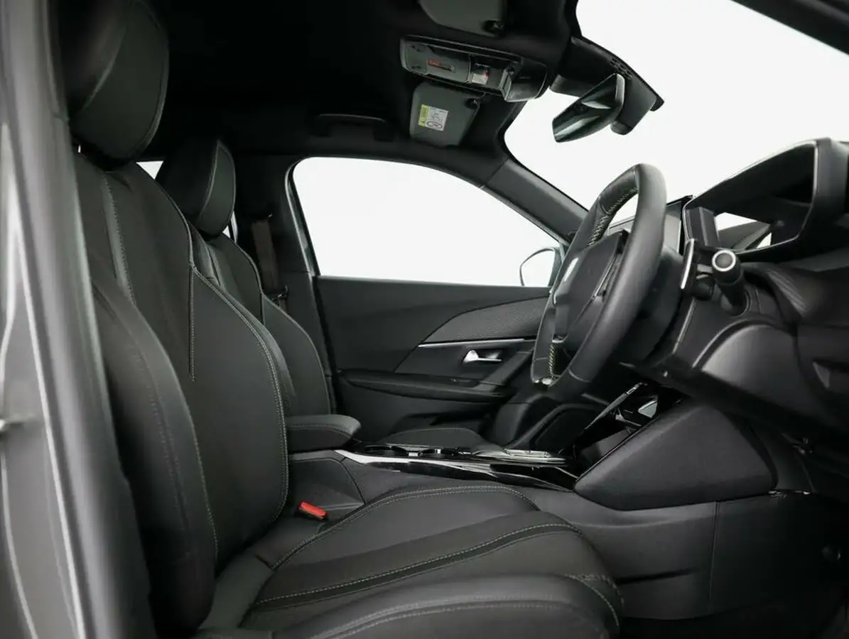 2023-peugeot-2008-suv-big-16