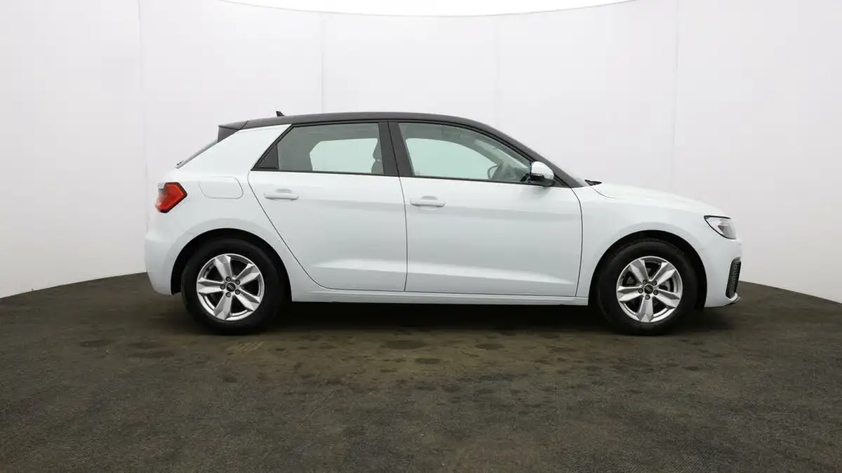 2022-audi-a1-10-25-tfsi-technik-big-45