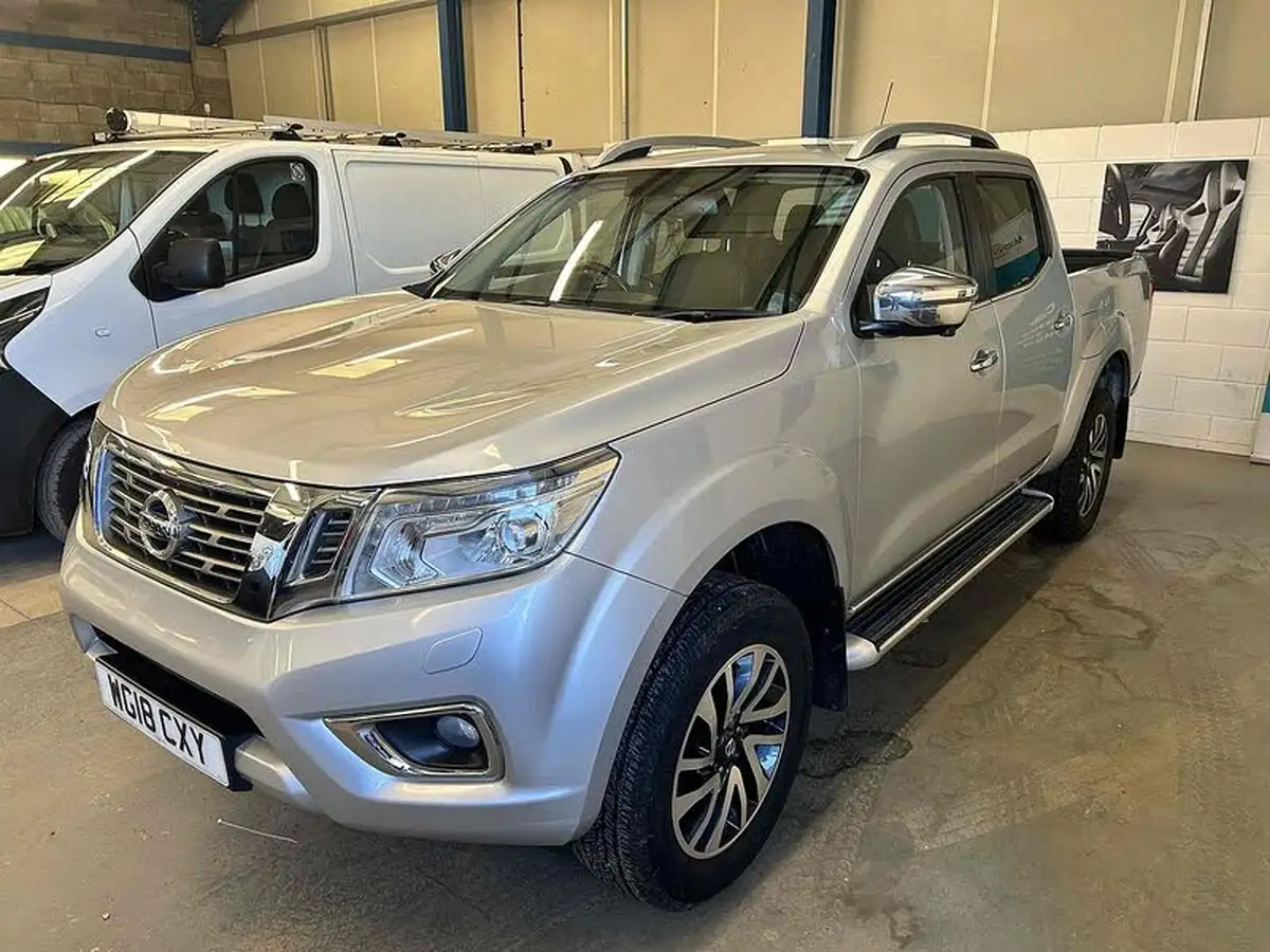 2018-nissan-navara-23dci-tekna-auto-big-5