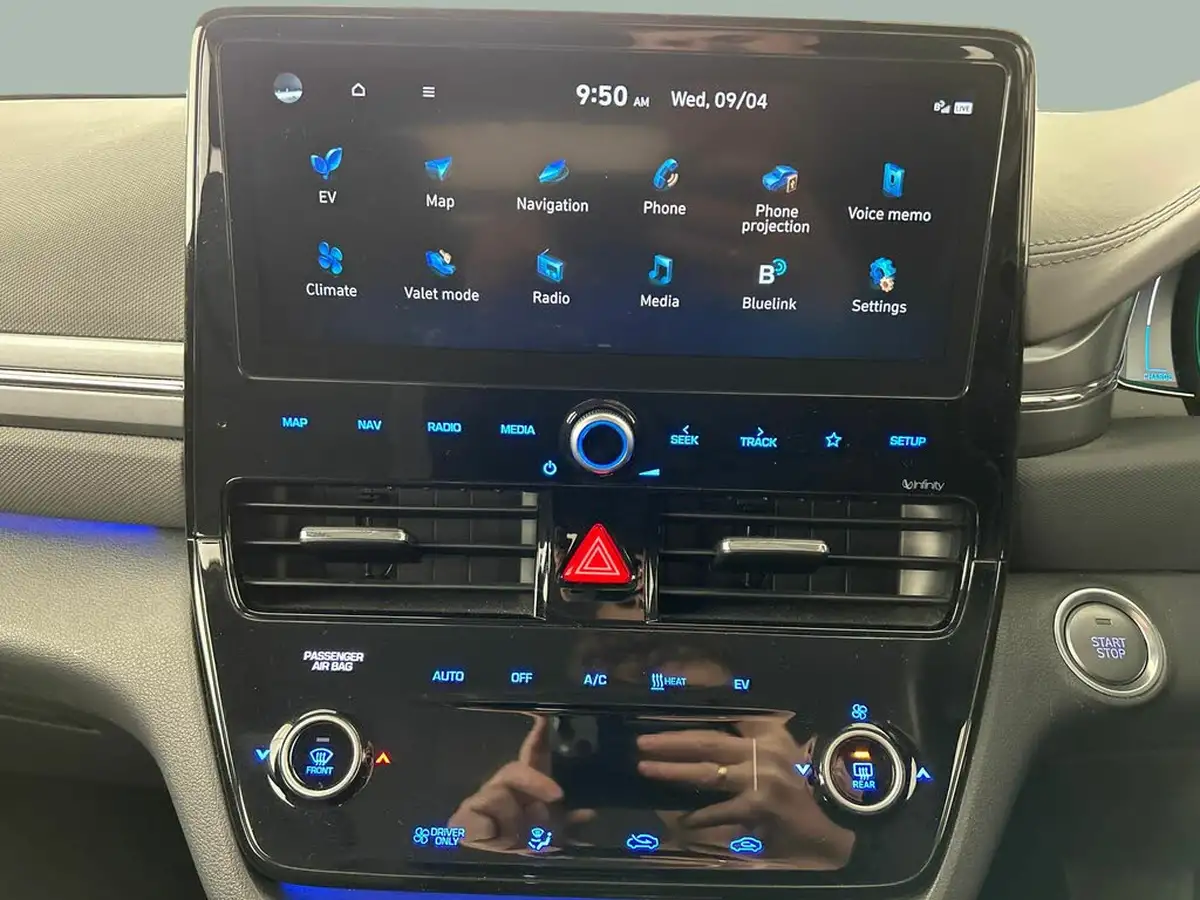 2021-hyundai-ioniq-e-premium-electric-100kw-big-22