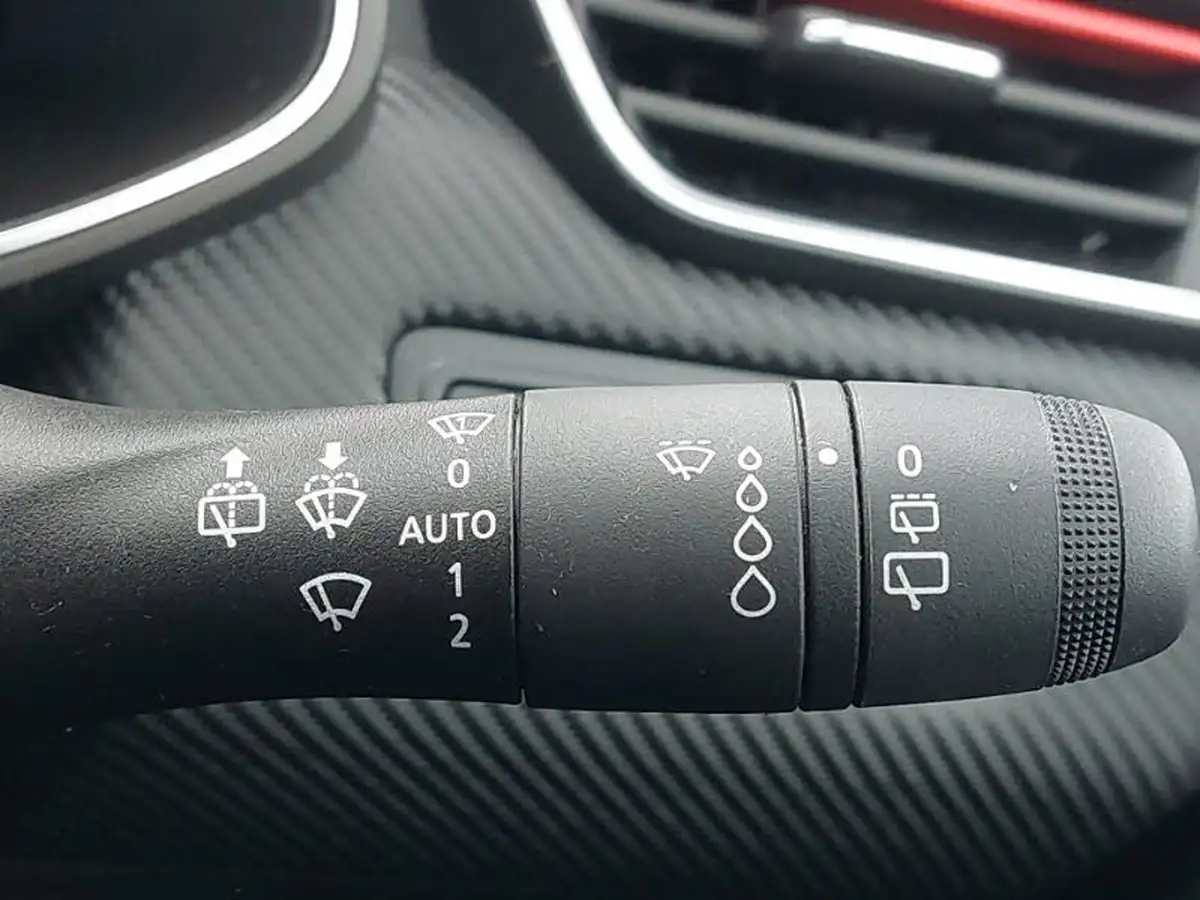 2022-renault-clio-16-rs-line-140ps-rs-line-e-tech-hybrid-big-13