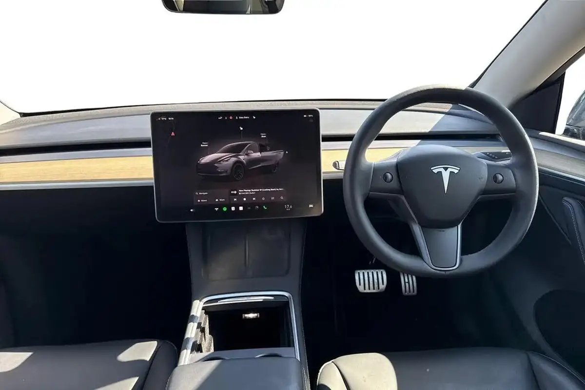 2022-tesla-model-y-e-performance-big-11
