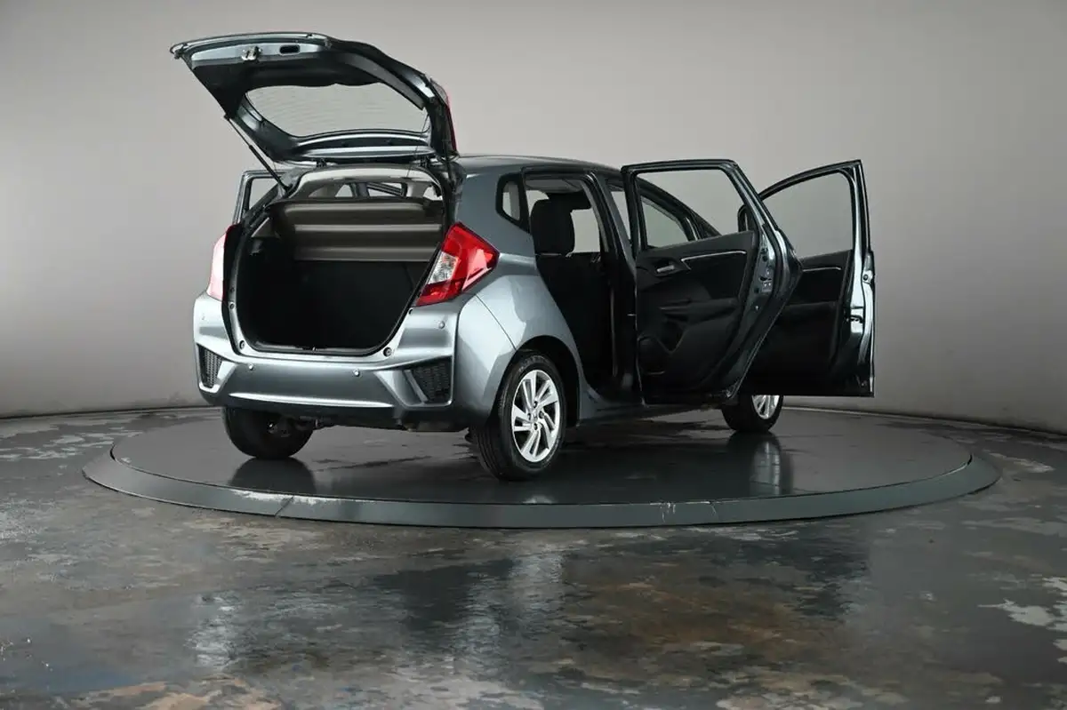 2017-honda-jazz-13-i-vtec-se-big-47