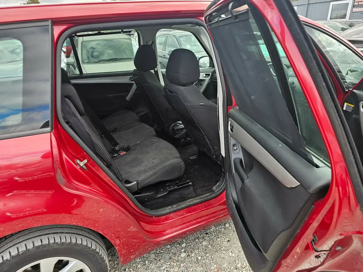 2013-citroen-grand-c4-picasso-16hdi-edition-big-11