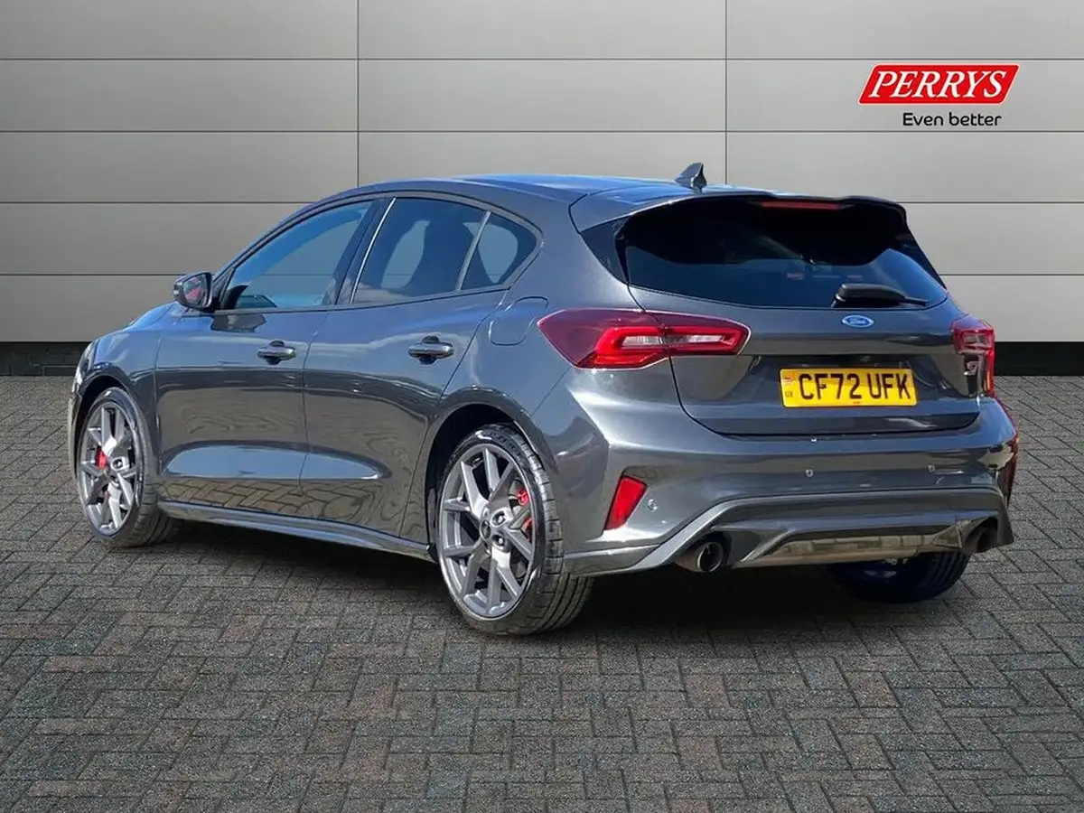 2023-ford-focus-23t-st-hatchback-big-1