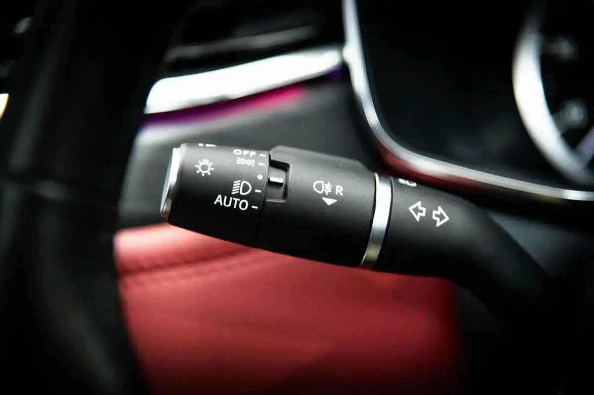 2022-jaguar-f-pace-20-d200-r-dynamic-black-big-23