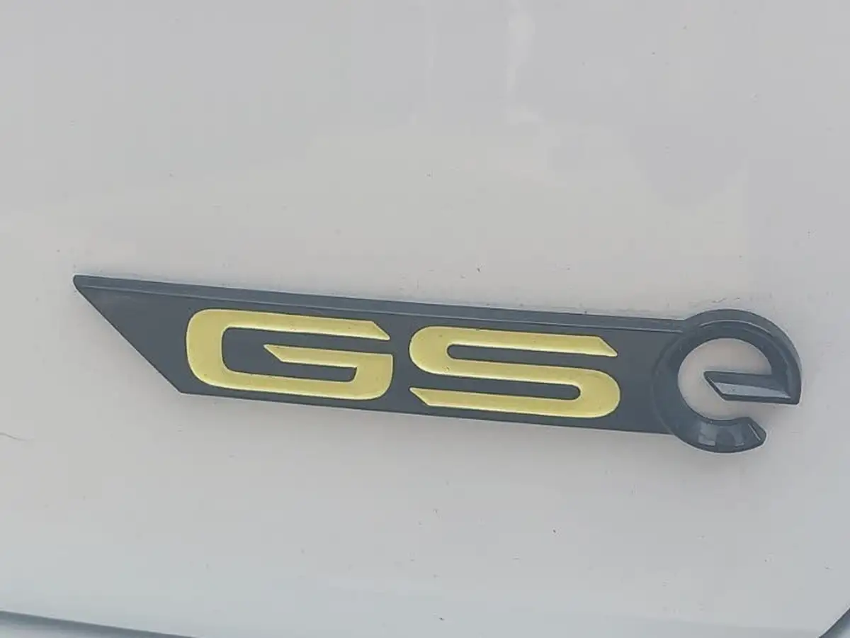 2023-vauxhall-astra-16-gse-180ps-hatchback-big-12