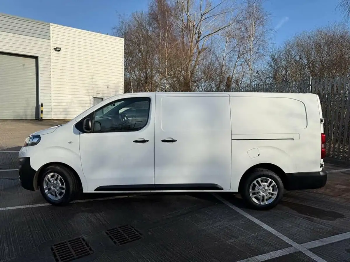 2020-vauxhall-vivaro-15td-2900-l2h1-dynamic-big-2