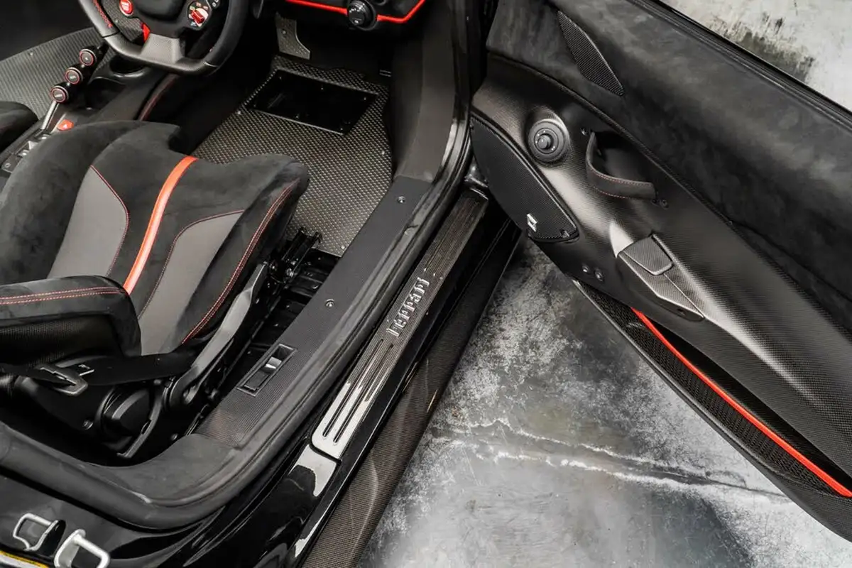2020-ferrari-488-39-488-spider-big-31