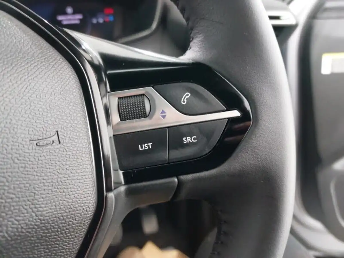 2024-peugeot-2008-suv-12-puretech-allure-130ps-big-14