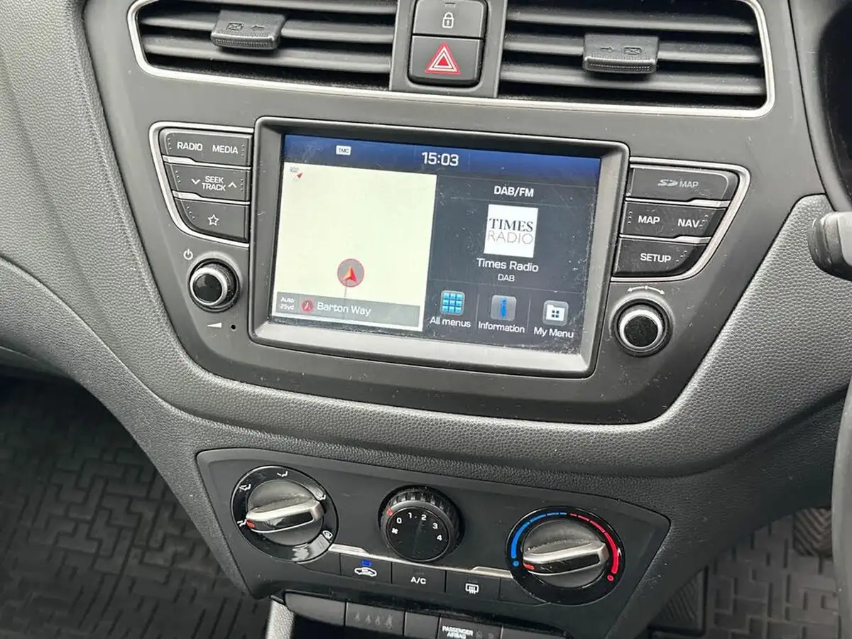 2019-hyundai-i20-12-play-big-21