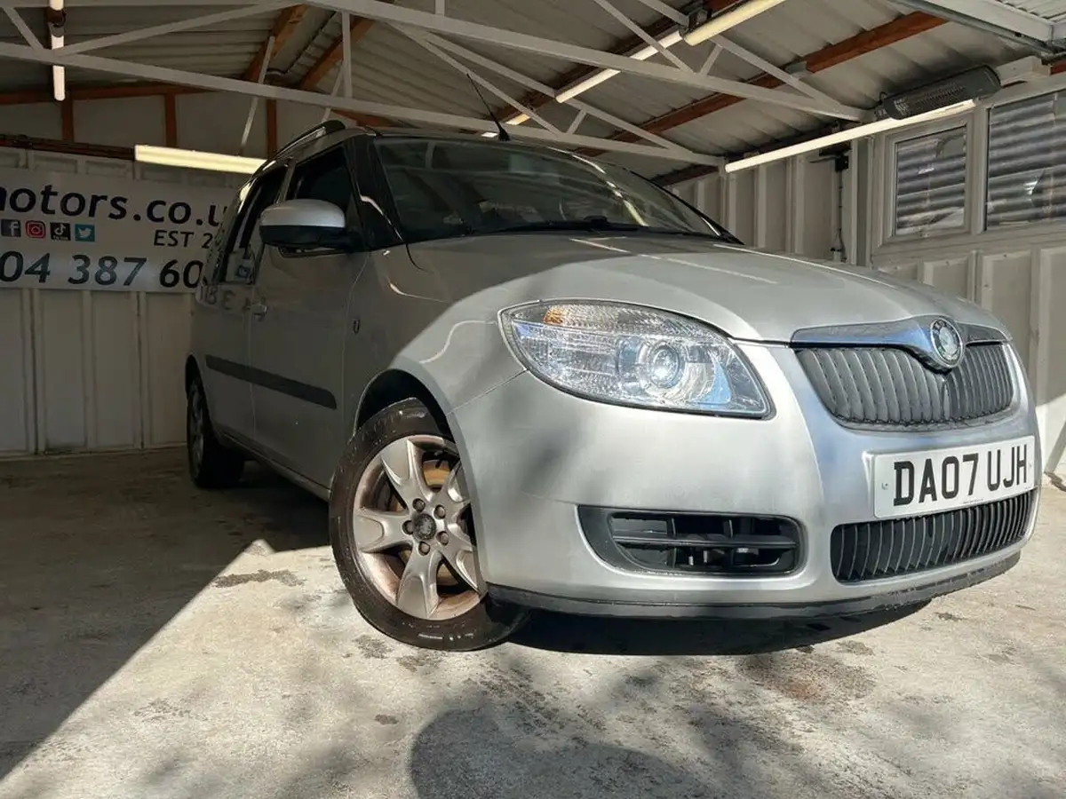 2007-skoda-roomster-16-2-auto-big-11