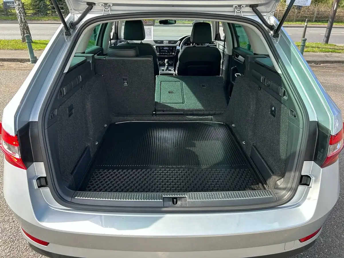 2022-skoda-superb-20tdi-se-technology-estate-dsg-big-34