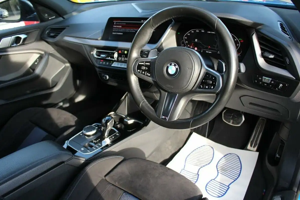 2020-bmw-1-series-20-m135i-xdrive-big-11