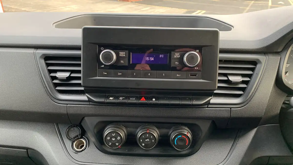 2022-renault-trafic-20dci-ll30-130-business-panel-big-9