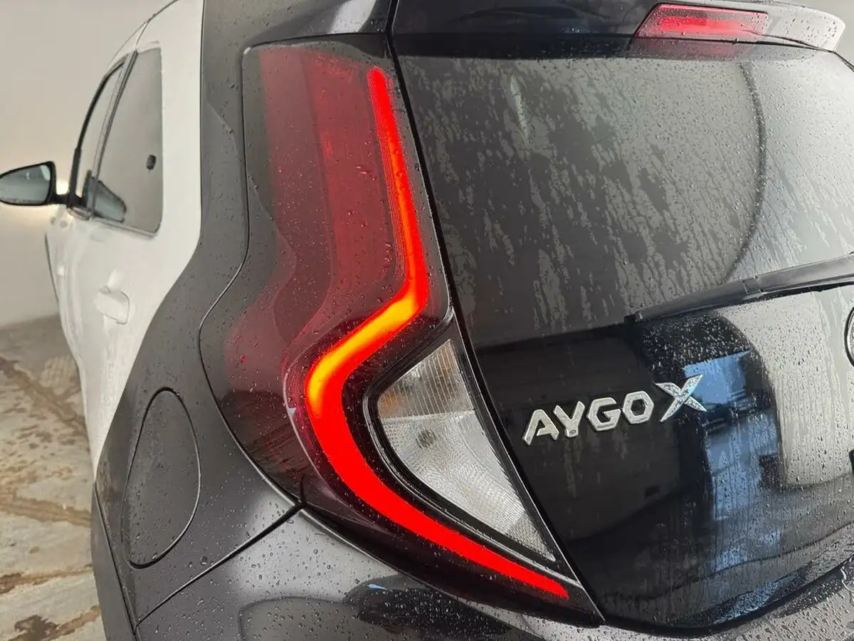 2024-toyota-aygo-x-10-vvt-i-edge-big-23