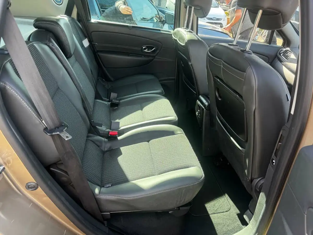 2015-renault-scenic-15dci-dynamique-nav-energy-ss-big-20