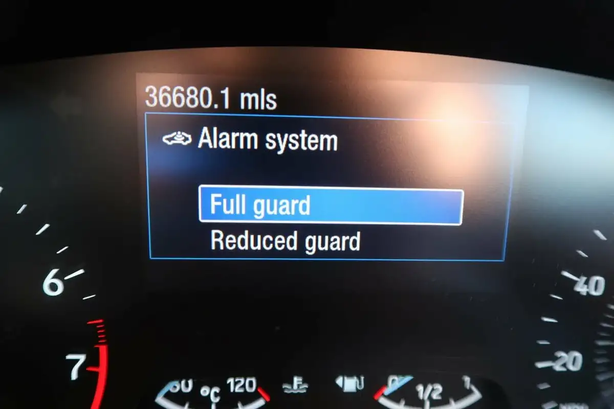 2019-ford-focus-10t-titanium-ss-hatchback-big-56