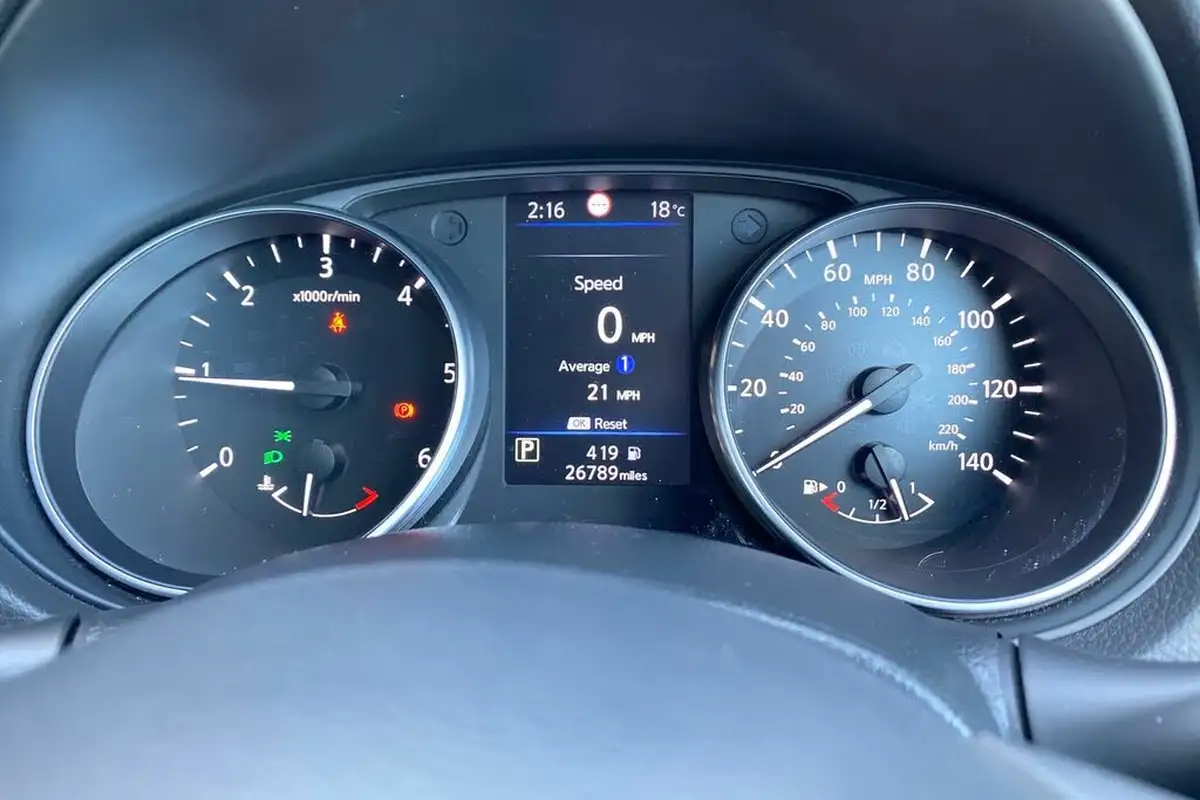 2019-nissan-qashqai-15dci-acenta-premium-17in-alloys-dct-big-10