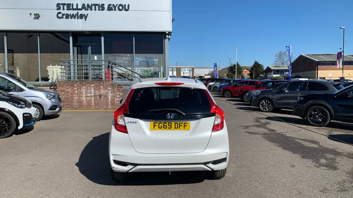 2019-honda-jazz-13-i-vtec-ex-navi-cvt-big-8
