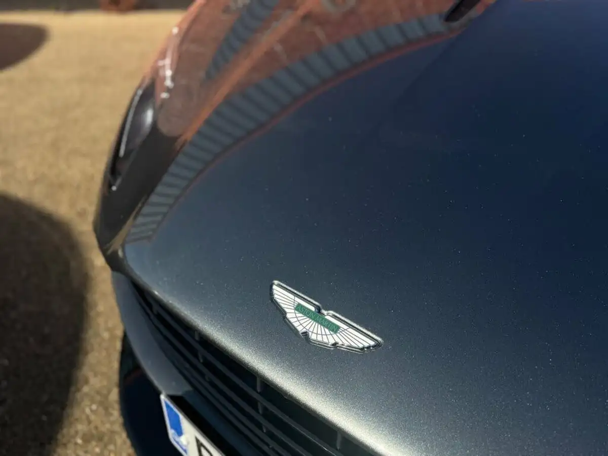 2021-aston-martin-db11-52-v12-amr-big-33