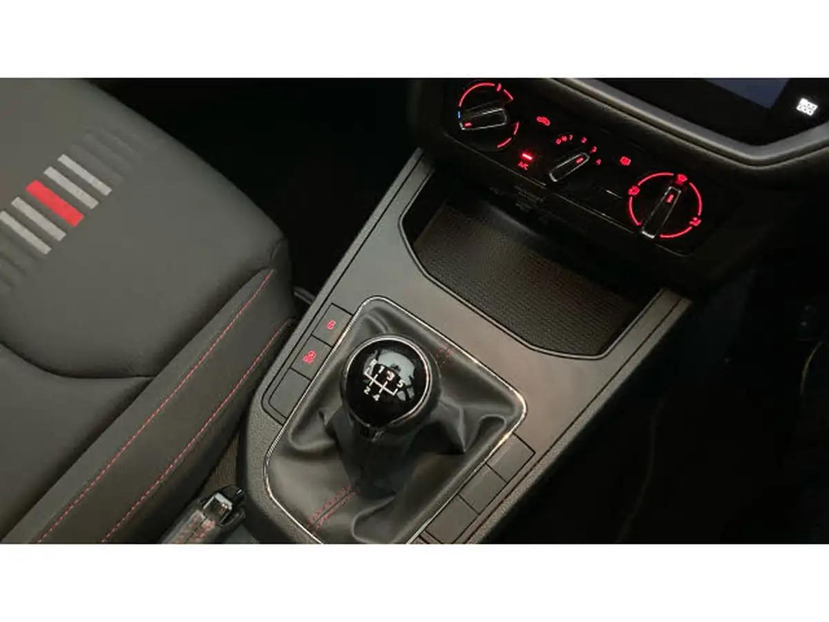 2019-seat-ibiza-10-mpi-fr-big-13