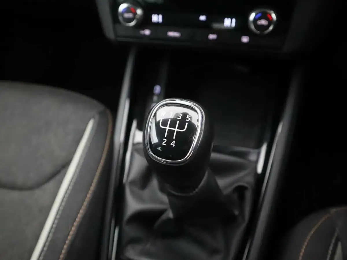2020-skoda-kamiq-10-tsi-se-l-95ps-big-18