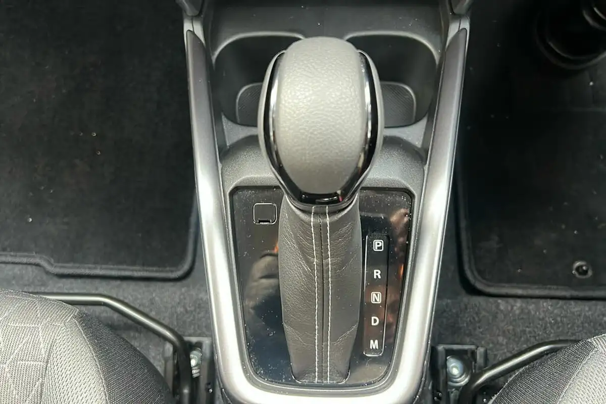 2024-suzuki-swift-12-ultra-cvt-big-13