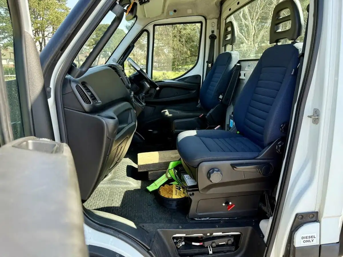 2017-iveco-daily-s-class-23td-35s12-4100-hi-matic-big-15
