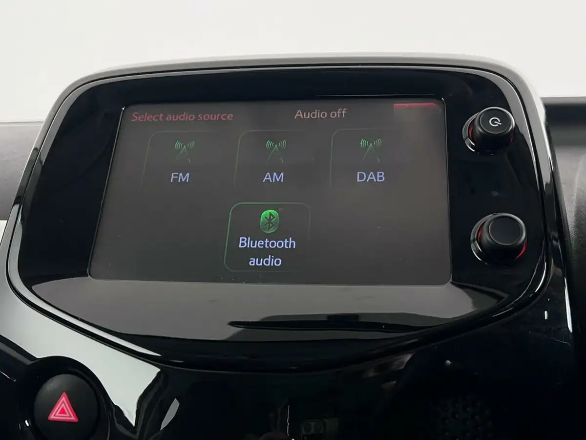 2017-toyota-aygo-10-vvt-i-x-style-71bhp-x-shift-big-21