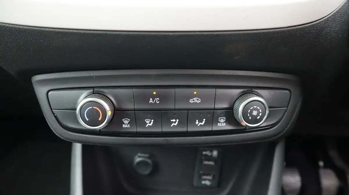 2020-vauxhall-crossland-x-12i-sri-nav-big-12