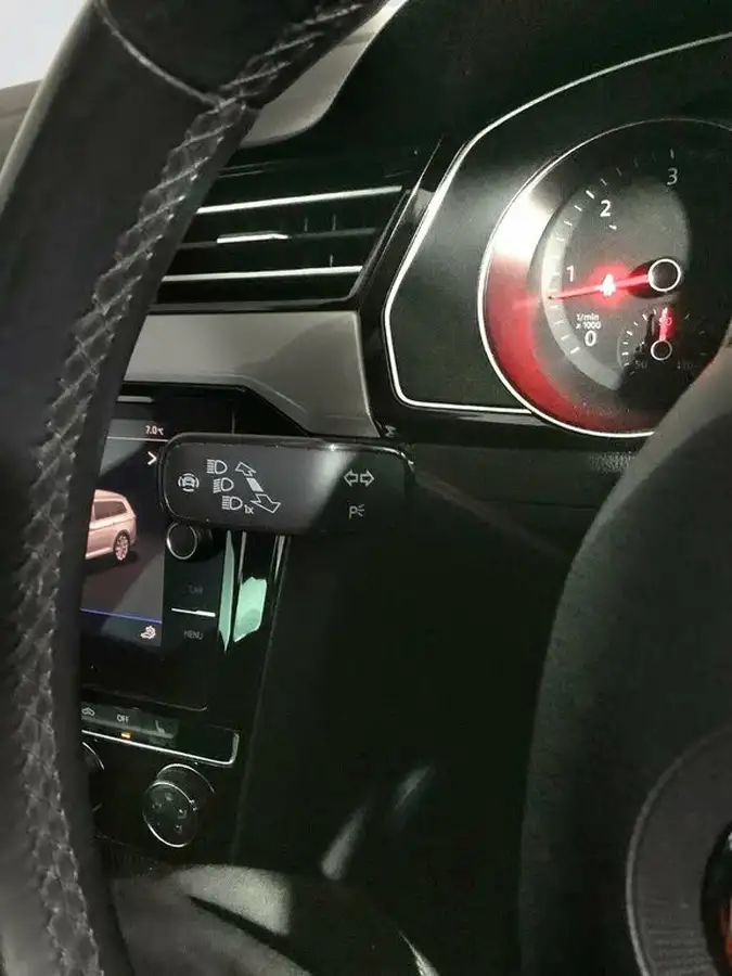 2020-volkswagen-passat-16tdi-sel-estate-5d-big-14