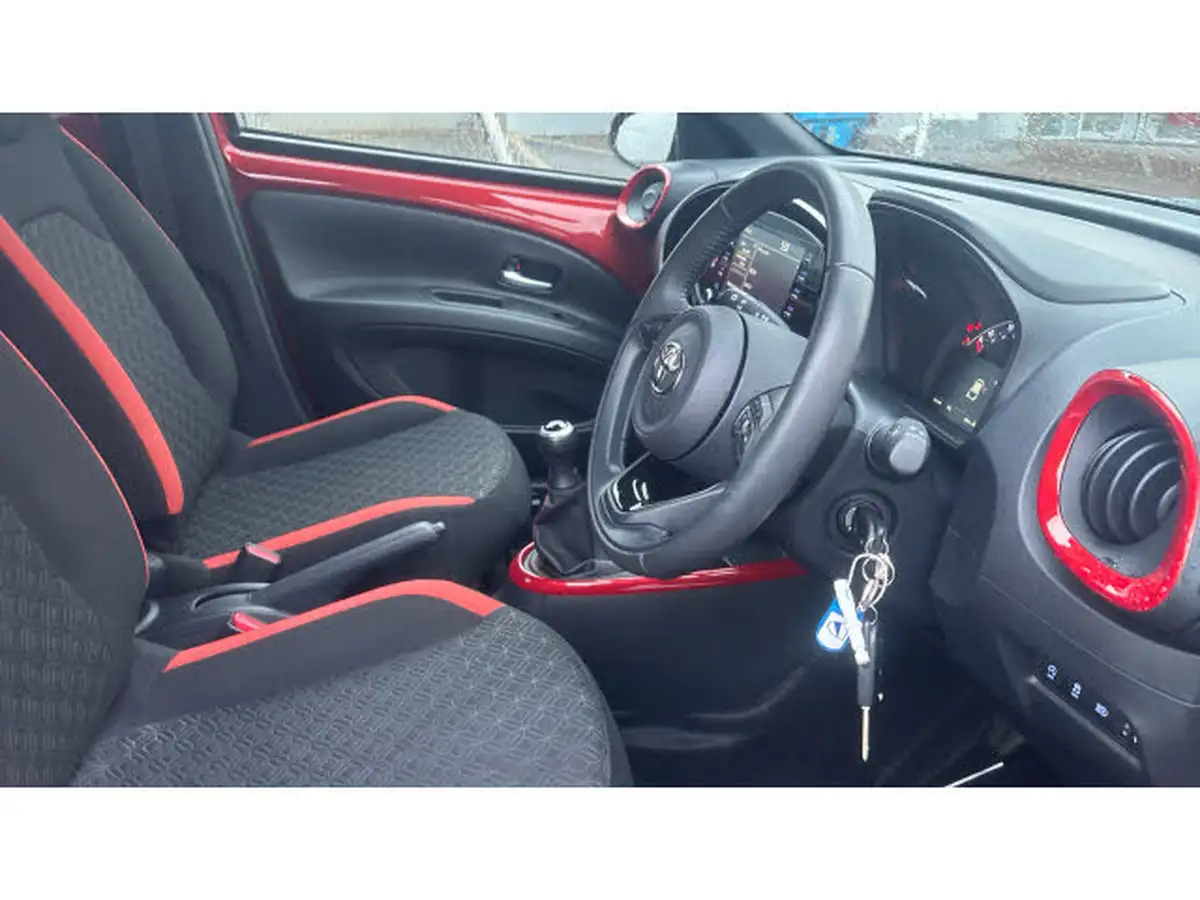 2023-toyota-aygo-x-10-vvt-i-edge-big-10