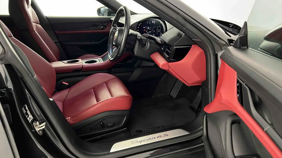 2022-porsche-taycan-e-4s-cross-turismo-big-14