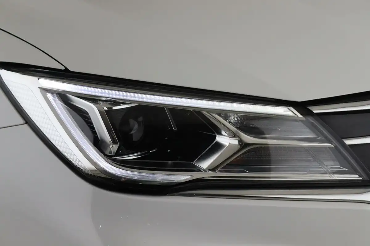 2021-mg-mg5-e-excite-ev-big-8