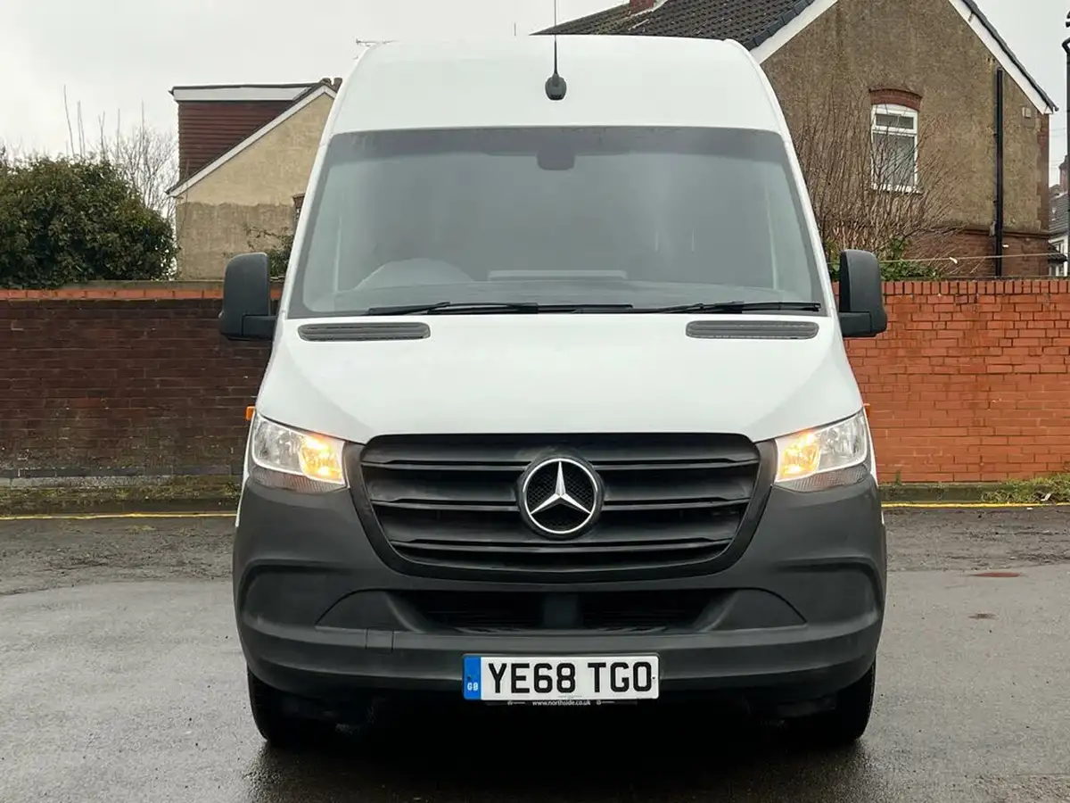 2018-mercedes-benz-sprinter-21cdi-311-l2h1-panel-van-rwd-eco-gear-360-big-40