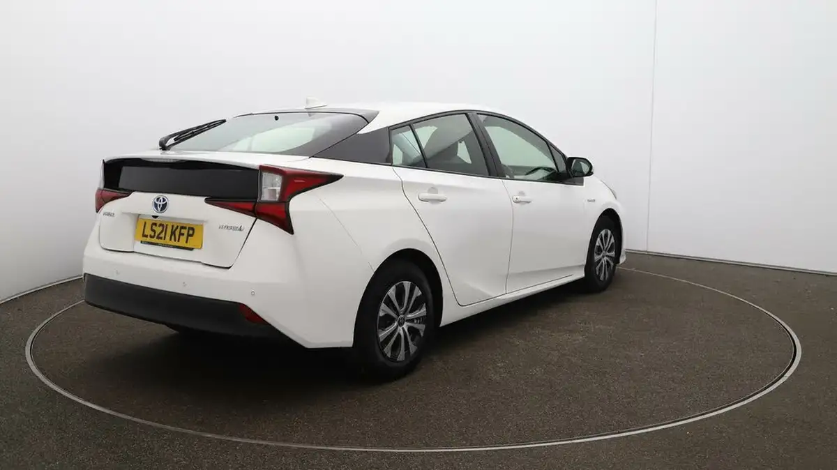 2021-toyota-prius-18-vvt-i-active-big-46