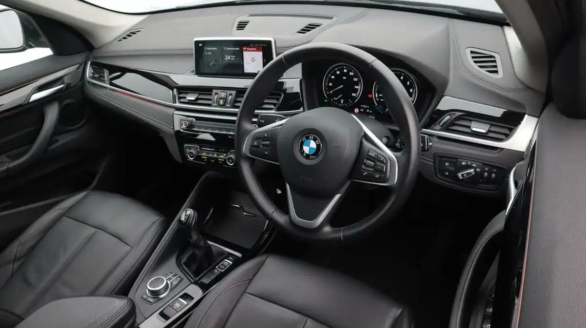 2020-bmw-x1-15-sdrive18i-xline-big-9