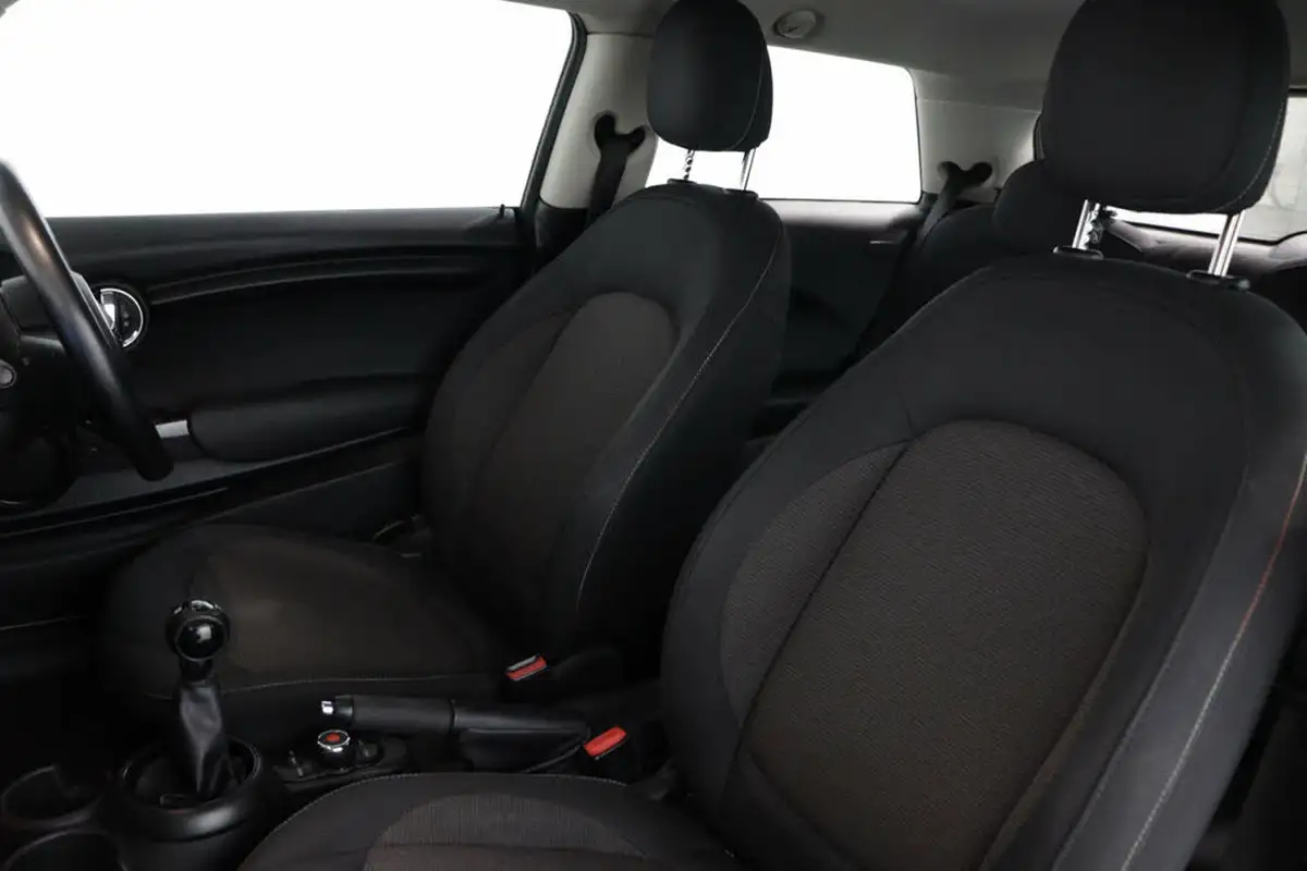 2018-mini-cooper-15-one-series-ii-ss-3d-big-34