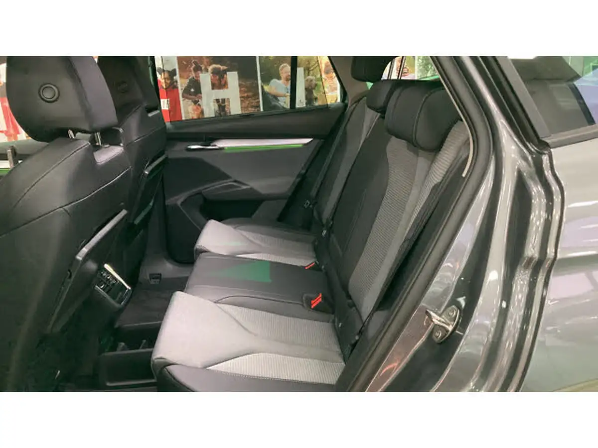 2022-skoda-enyaq-e-60-big-15