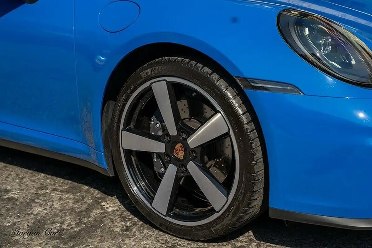 2025-porsche-911-30-carrera-394ps-coupe-big-5