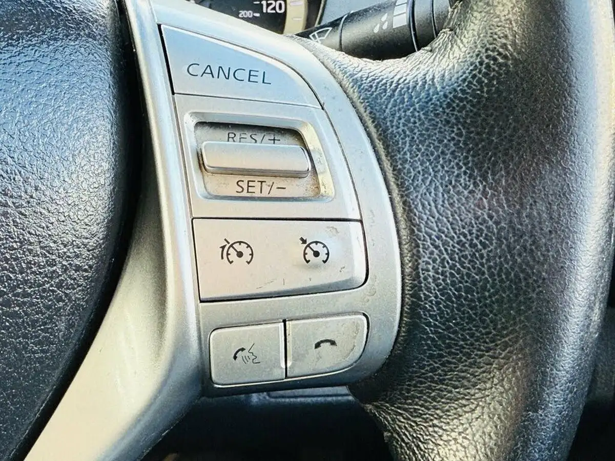 2016-nissan-np300-navara-23dci-tekna-auto-big-19