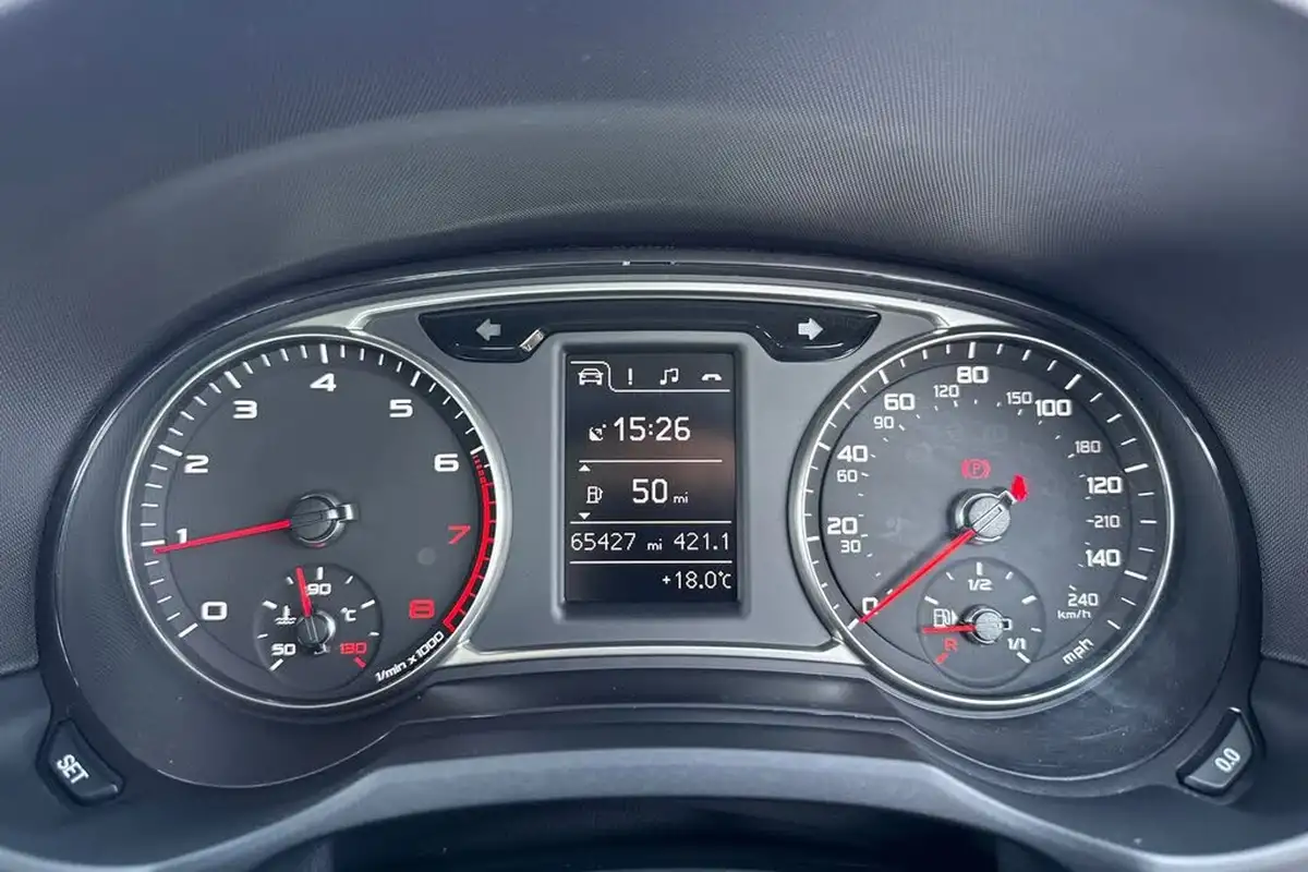 2017-audi-a1-14-tfsi-sportback-5d-big-37